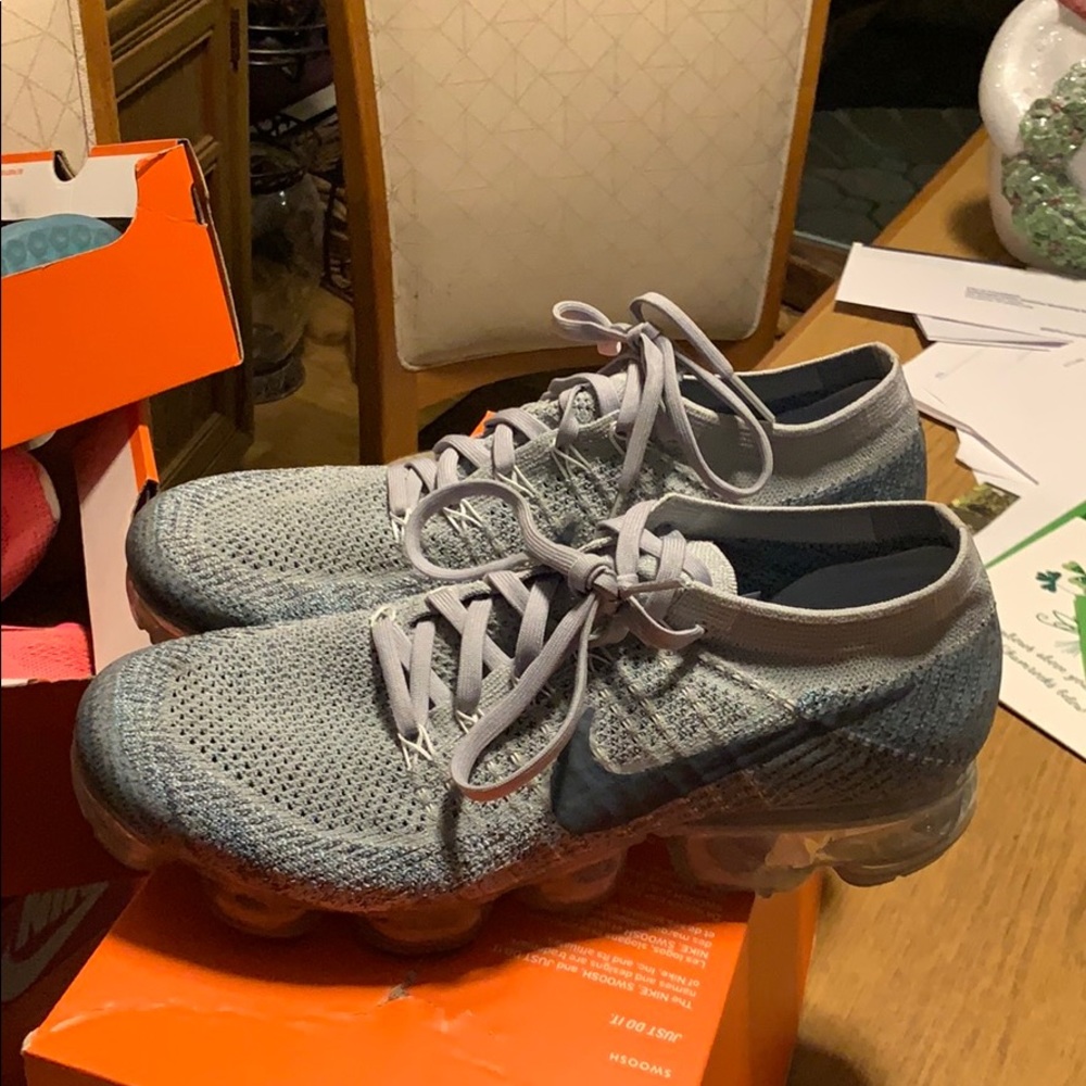 Men’s Nike Vapormax sample